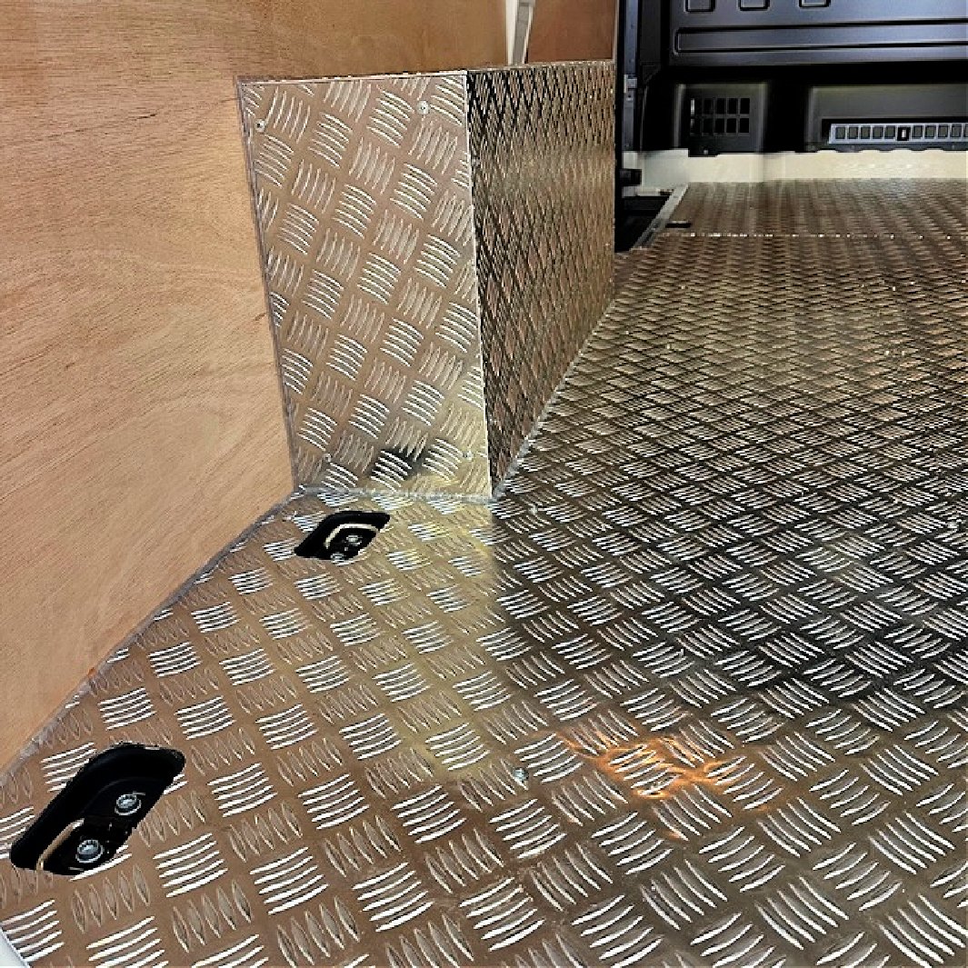 Chequer Plate Flooring - Image 6